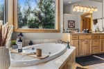 Aspen Lodge, Enjoy a Relaxing Soak in the Jetted Main Master Bath Tub